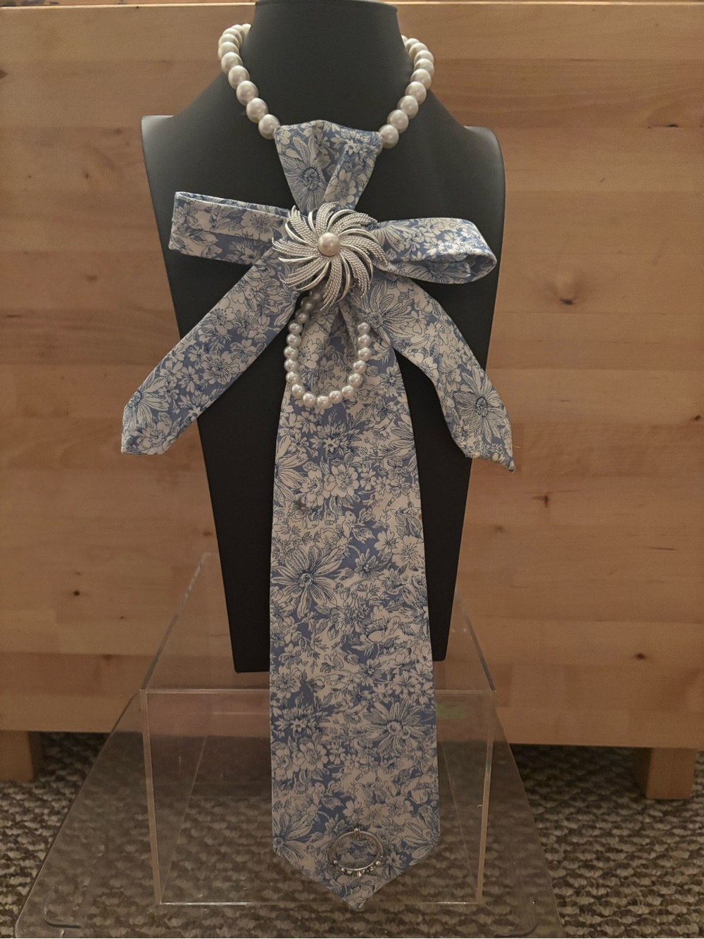 Pearl and Blue Floral Bow Necklace Tie